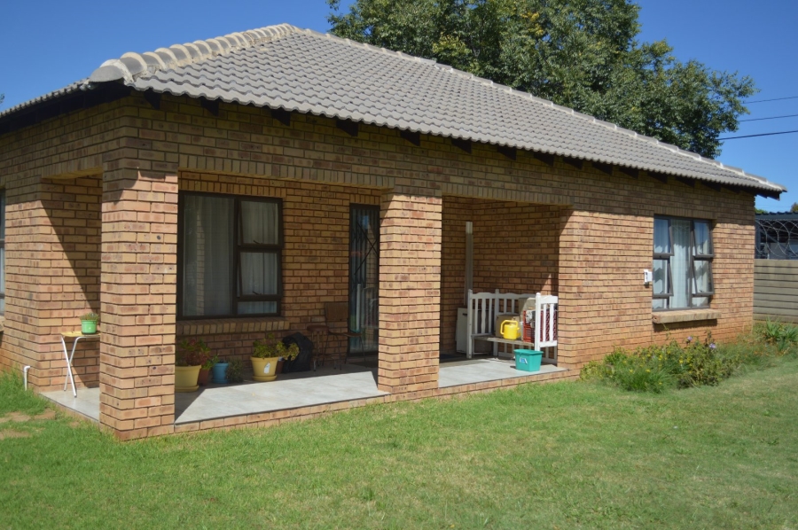 4 Bedroom Property for Sale in Flamwood North West